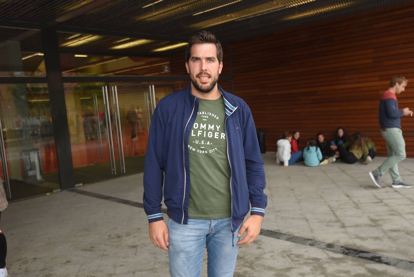 La final entre Irribarria y Urrutikoetxea ha reunido a miles de personas en Bilbao, entre las que estaban Iñigo Urkullu o Lorenzo Juarros. 