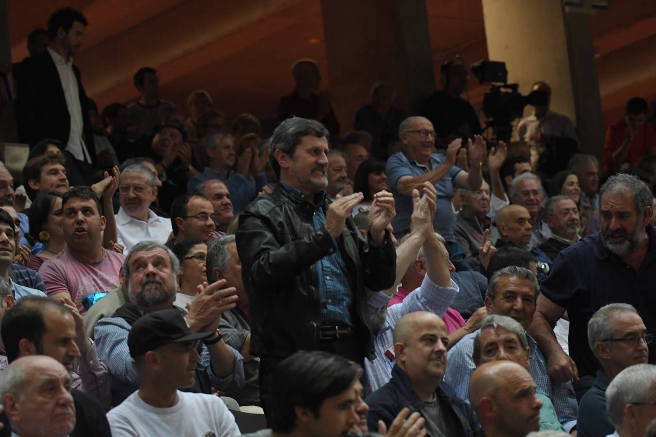 El de Arama se ha impuesto en una disputada final del Manomanista. Urrutikoetxea le ha plantado cara, pero el vizcaíno no ha podido con la fuerza del pelotari guipuzcoano.