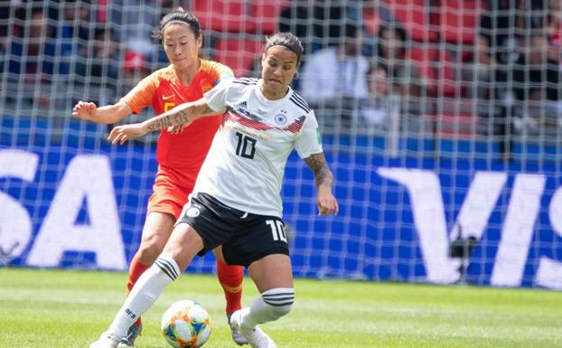 Dzsenifer Marozsán, en una acción del partido ante China. 