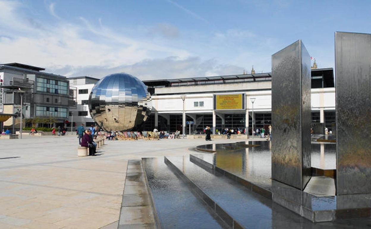 Millenium Square ilustra la transformación de Bristol. 