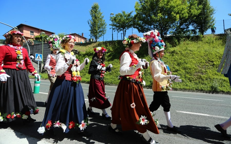 Deportes rurales, música y espectáculos han llenado las calles del municipio con buen ambiente y tradición.