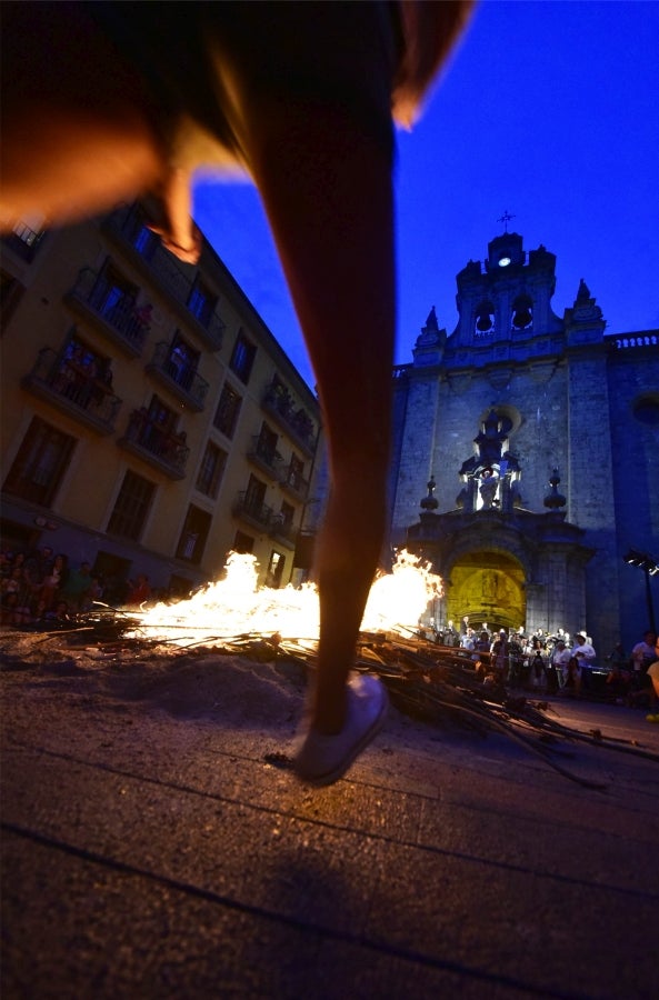 Fotos: Hoguera de San Juan en Tolosa, en imágenes