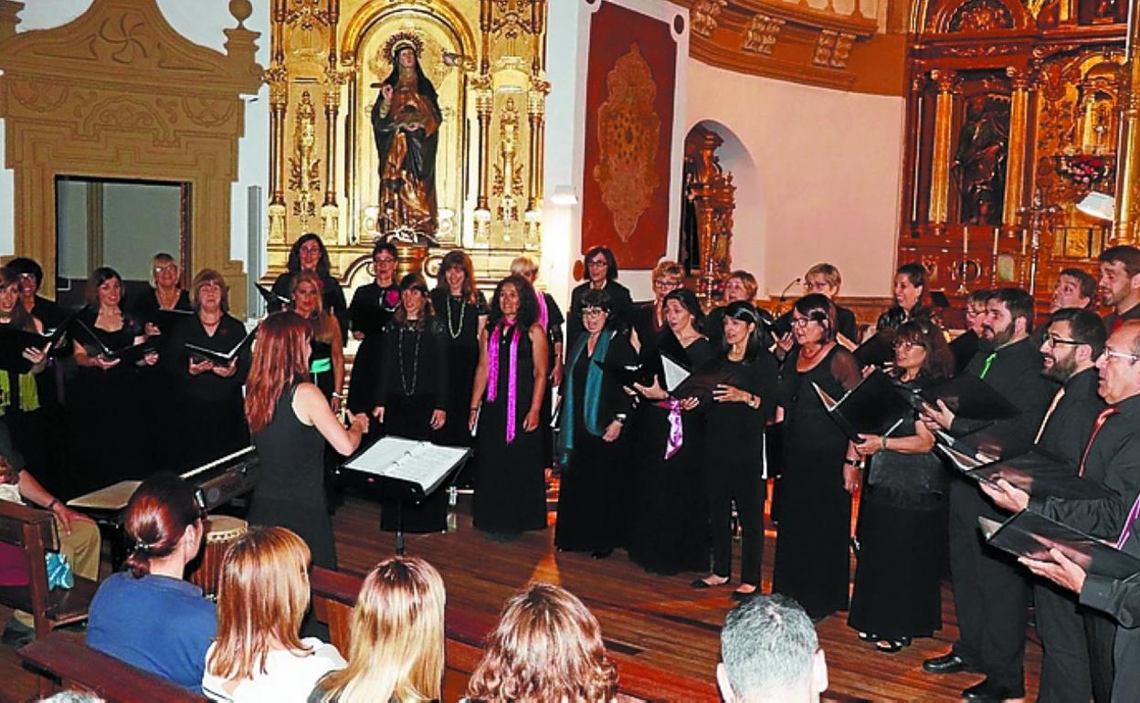 Alboka. La coral ofreció un concierto en las Brígidas. 