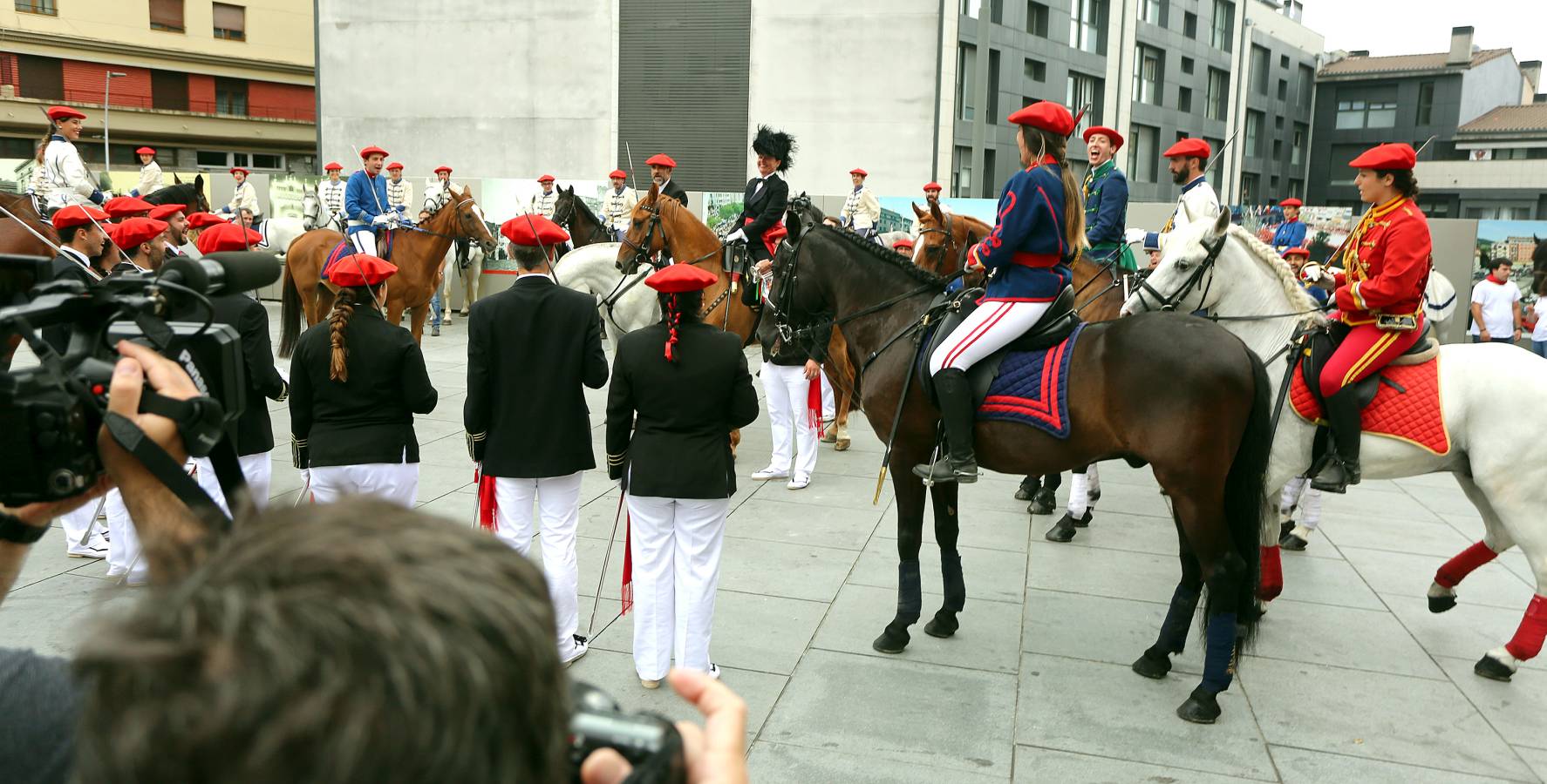 Fotos: El Alarde público, en imágenes