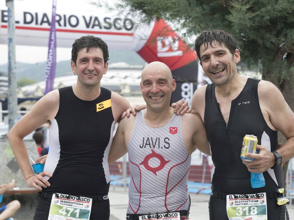 Más de 500 participantes han completado este triatlón donostiarra.