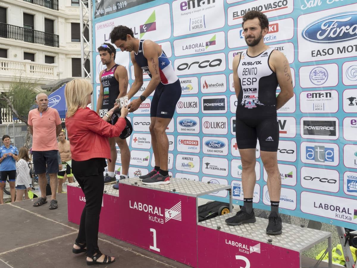 Más de 500 participantes han completado este triatlón donostiarra.
