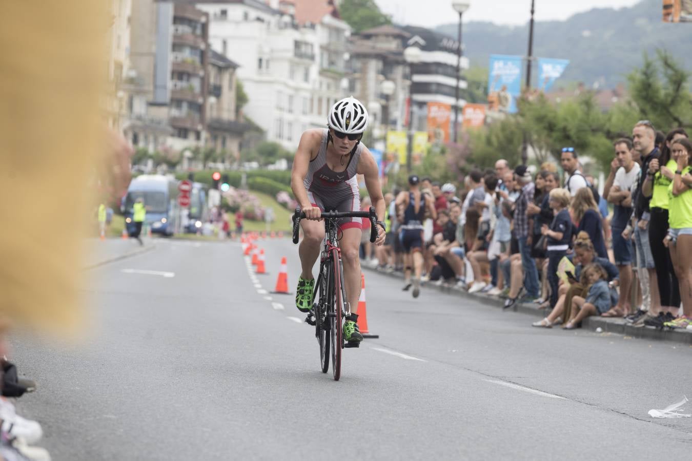Más de 500 participantes han completado este triatlón donostiarra.