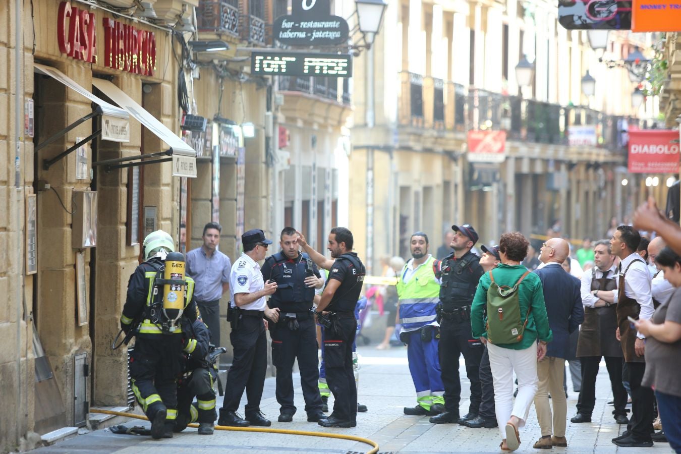 Fotos: Incendio en una vivienda de la Parte Vieja de Donostia