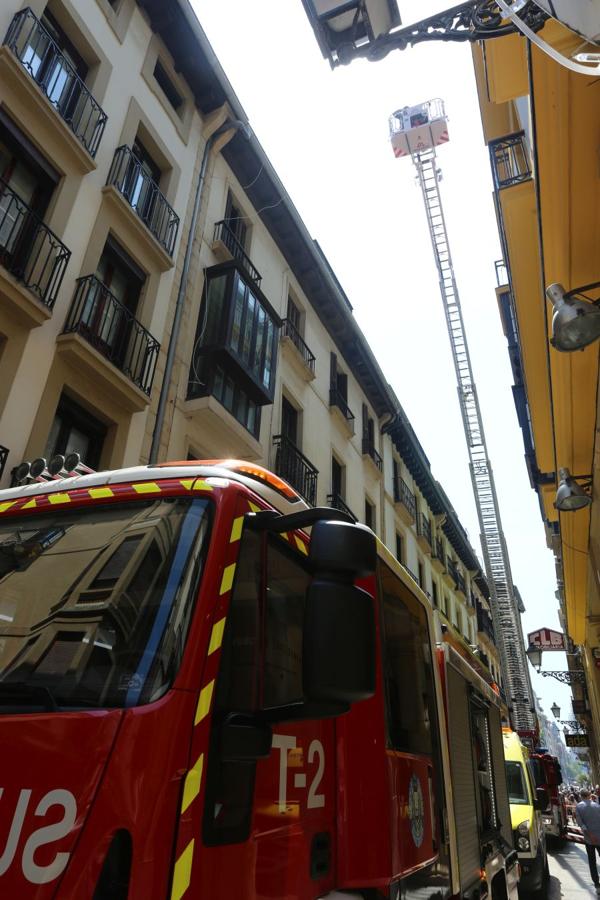 Fotos: Incendio en una vivienda de la Parte Vieja de Donostia