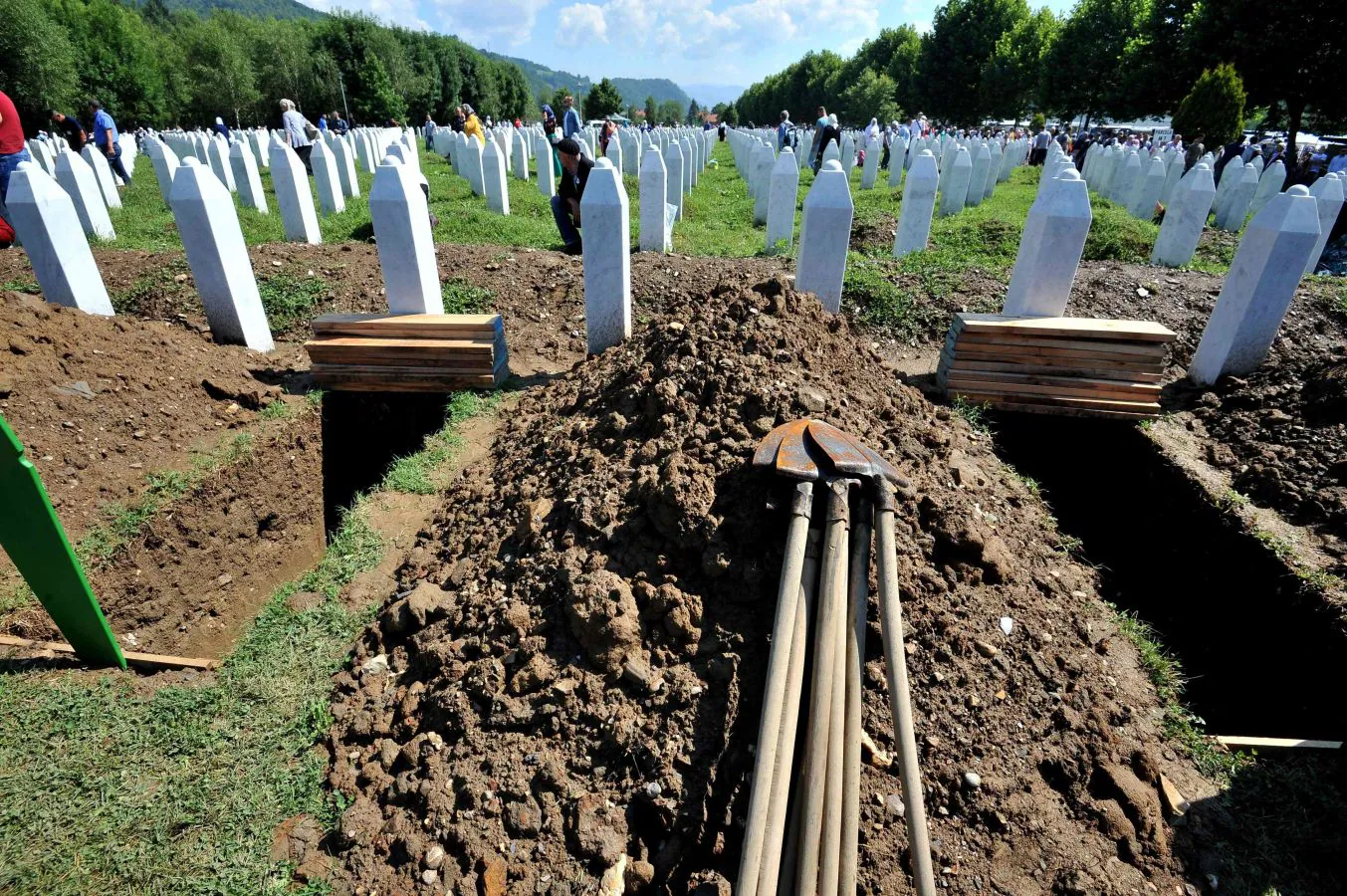 Fotos: Nuevas lápidas de una vieja guerra