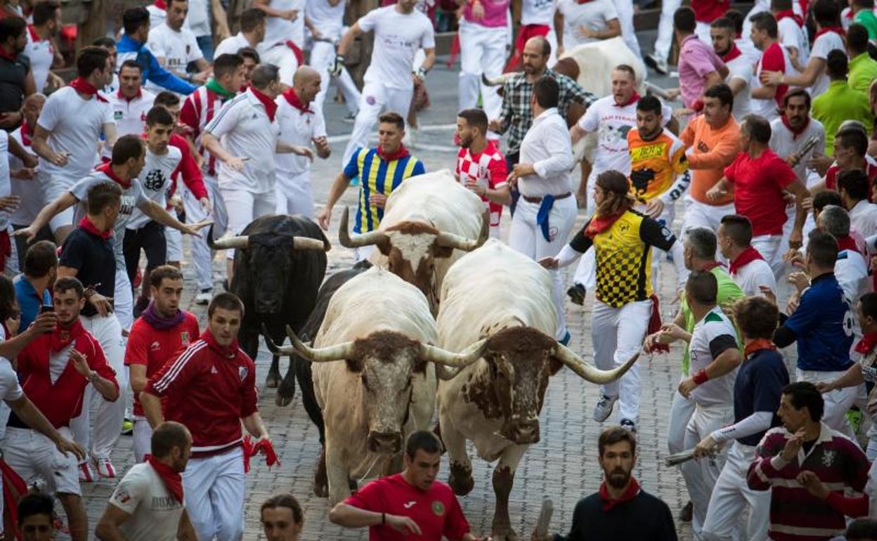 San Fermín 2019 | Los mozos protestan por la velocidad de los cabestros: «Es un clamor que el encierro actual está totalmente adulterado»