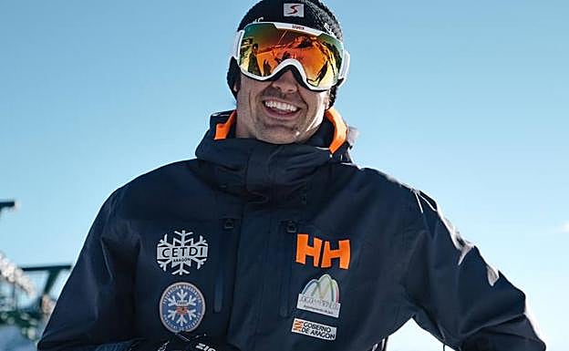 Mikel Lezama, en su faceta de monitor de esquí. 