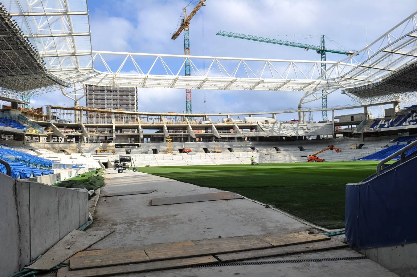 El campo de la Real Sociedad sigue tomando forma.