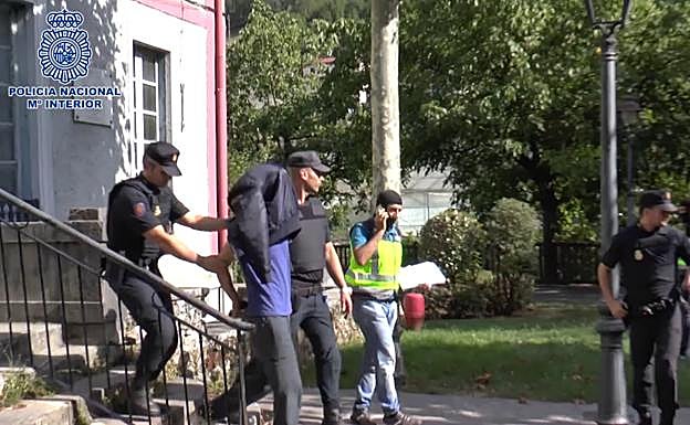 Detenidos tres yihadistas en Gipuzkoa por propagar el ideario del Daesh a través de las redes sociales