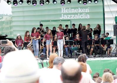 Imagen secundaria 1 - Txikijazz Big Band: Despedida de los jóvenes leones del jazz