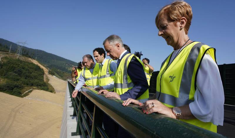 Fotos: El lehendakari visita las obras del TAV en Antuzola