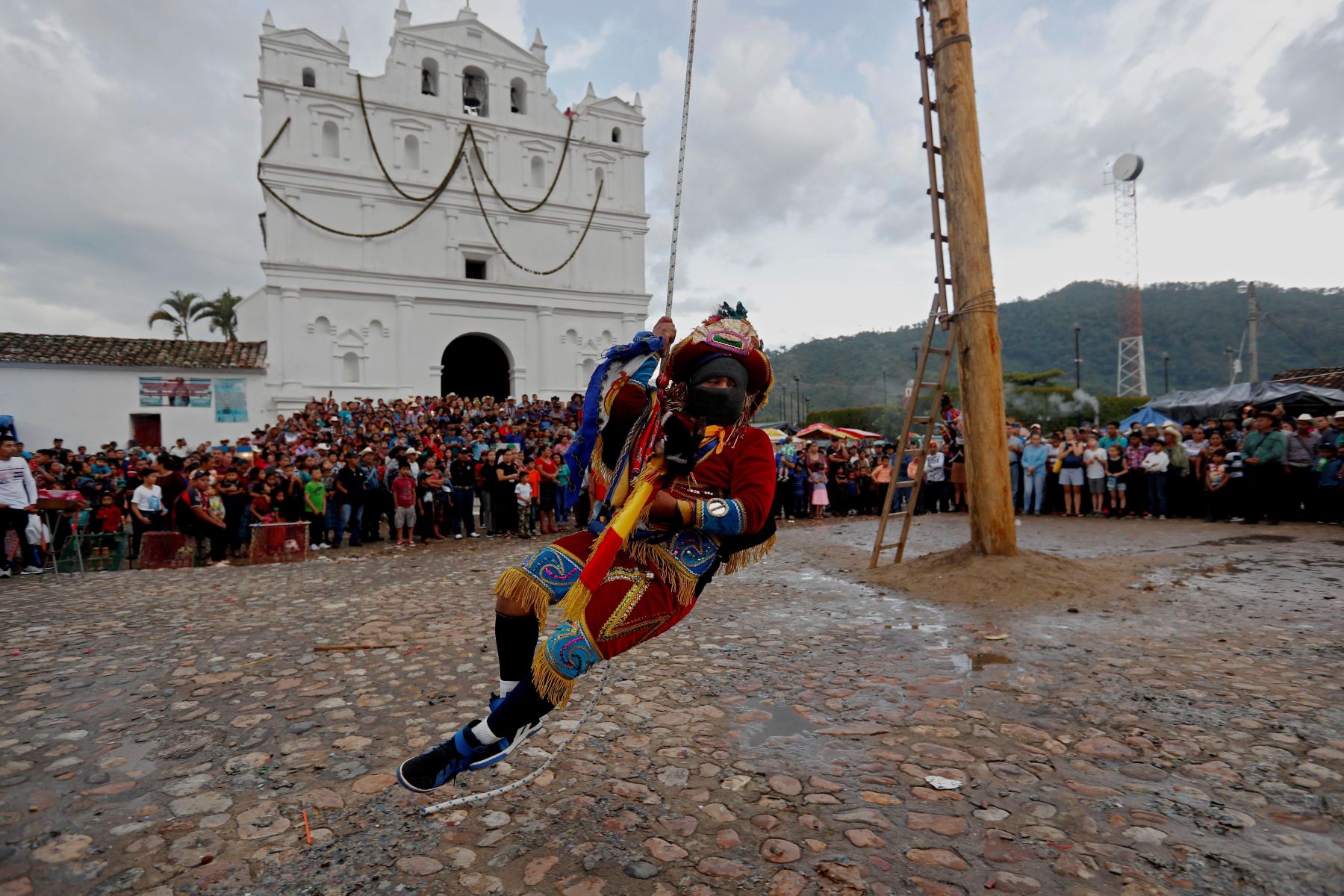 Fotos: El colorido de las danzas indígenas