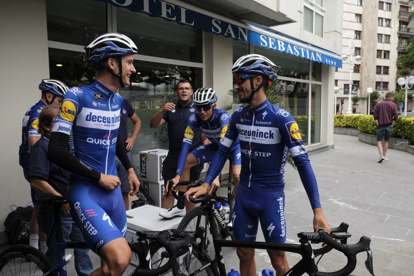 Las estrellas del pelotón mundial ya se encuentran en San Sebastián preparando la carrera del sábado. 