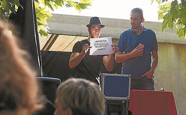 Mago Niala. La magia volverá a tener presencia mañana en las fiestas de San Lorenzo. 