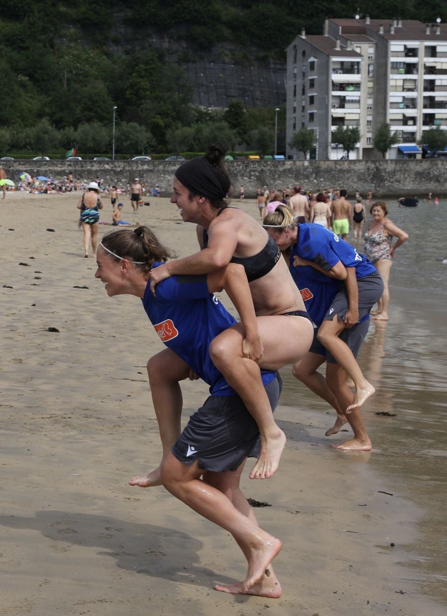Fotos: Así ha sido el entrenamiento de las jugadoras de Arconada en Hondarribia