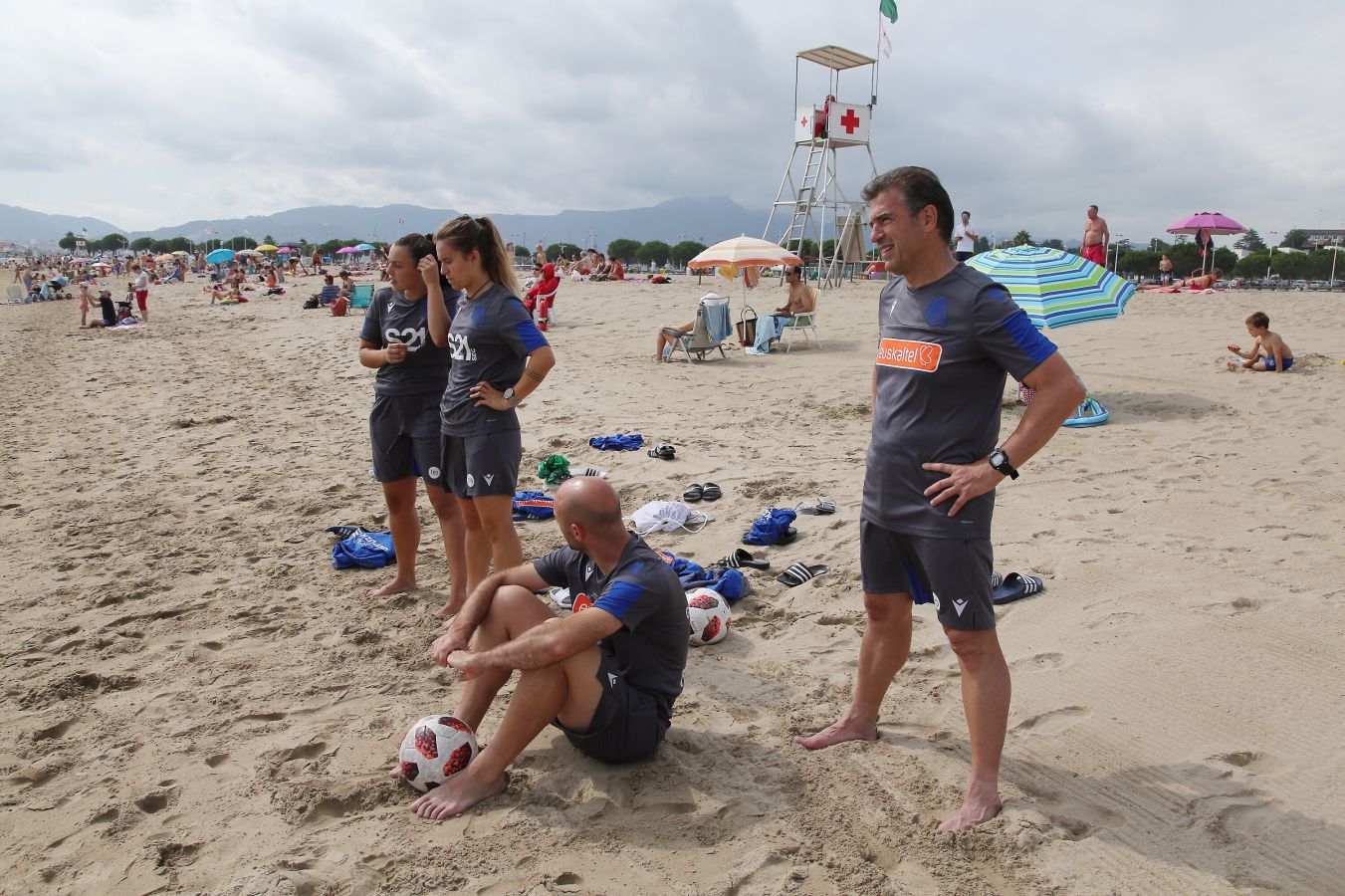 Fotos: Así ha sido el entrenamiento de las jugadoras de Arconada en Hondarribia