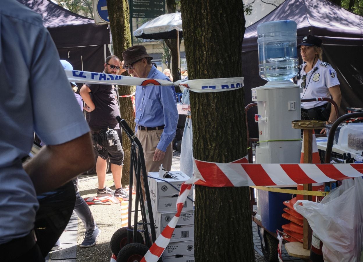 Fotos: Woody Allen rueda en la librería Donosti