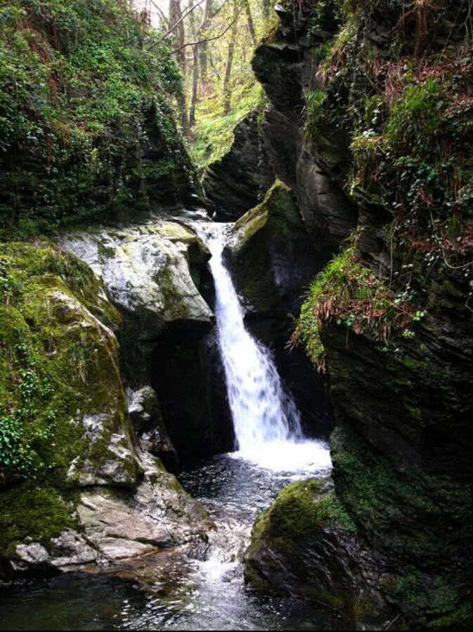 Cascada De Glen Maye. Isla de Man, en el mar de Irlanda.