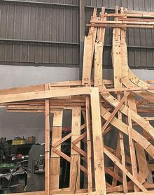 Imagen secundaria 2 - La réplica que se está construyendo en Huelva no podrá navegar. Tendrá un armazón de fibra de vidrio que se recubrirá con madera de iroko. :: Fundación Nao vVctoria