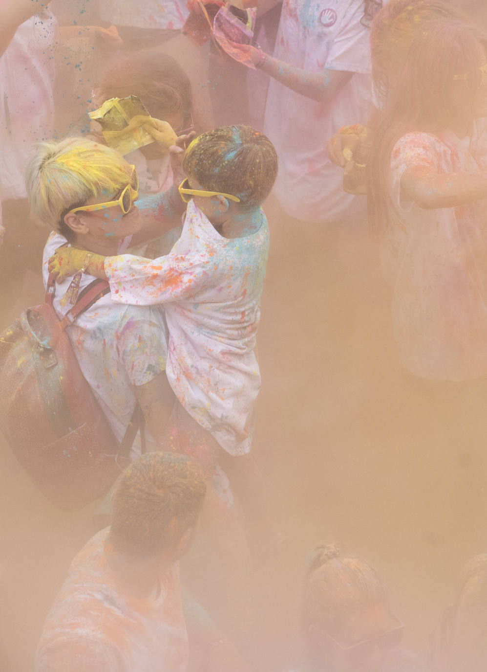 Una de las grandes novedades de esta Aste Nagusia 2019 ha sido la 'holi fest' hindú que se ha organizado en el Boulevard donostiarra