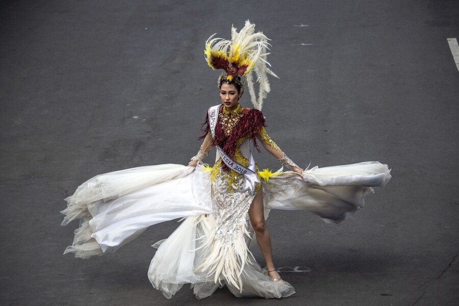 Jember Fashion Carnaval es un carnaval que se celebra de forma anual en la ciudad de Jember, Java oriental. Este carnaval, que se inspira en objetos de todo el mundo y en la naturaleza, no deja a nadie indiferente.