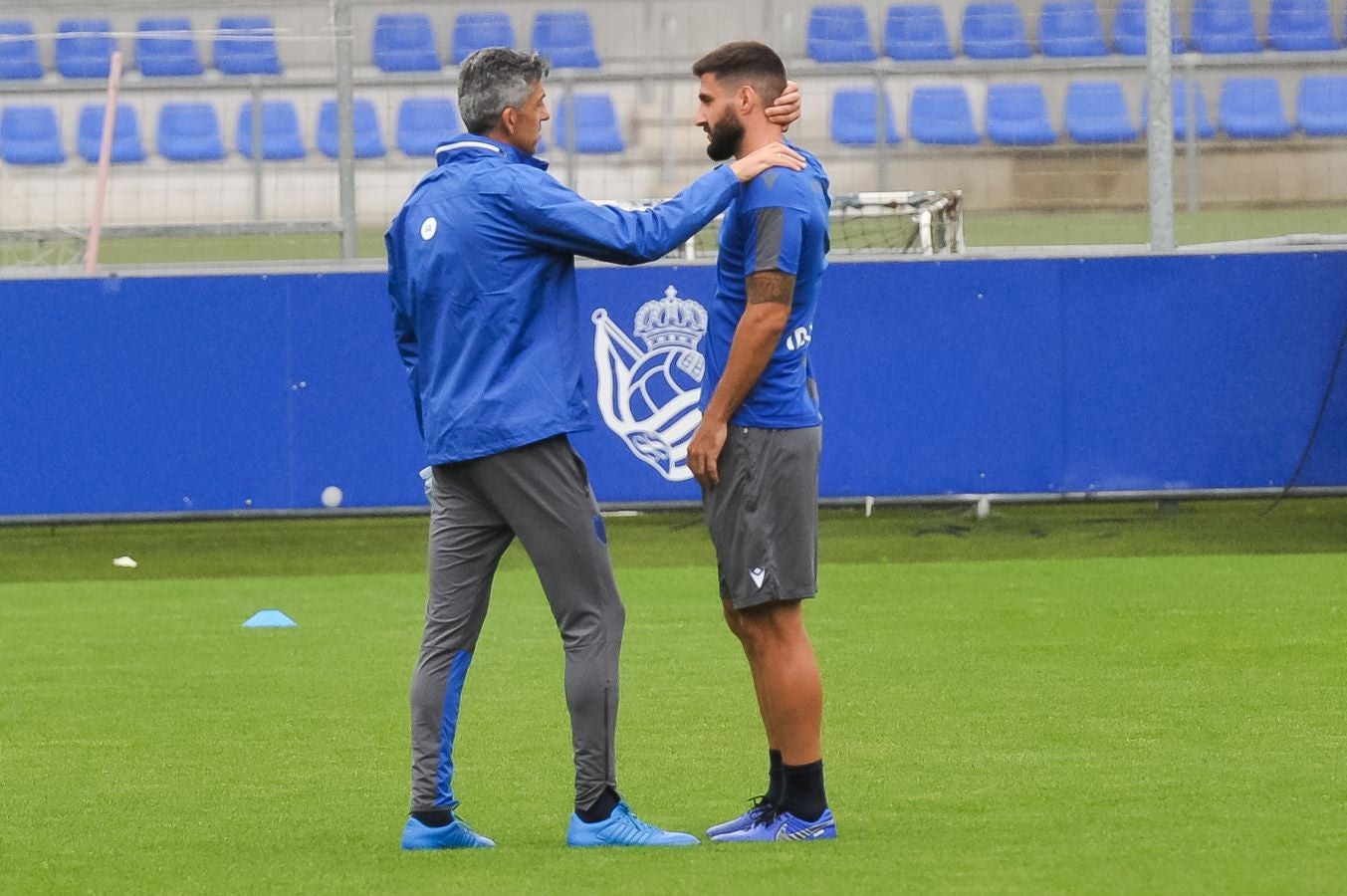 Solo diez jugadores de campo han saltado a las instalaciones del Jose Luis Orbegozo. El técnico oriotarra ha querido dar descanso a muchos de sus futbolistas tras los dos últimos partidos de pretemporada y citó en el entrenamiento de hoy a los que no participaron en la final de la Euskal Herriko Txapelketa.