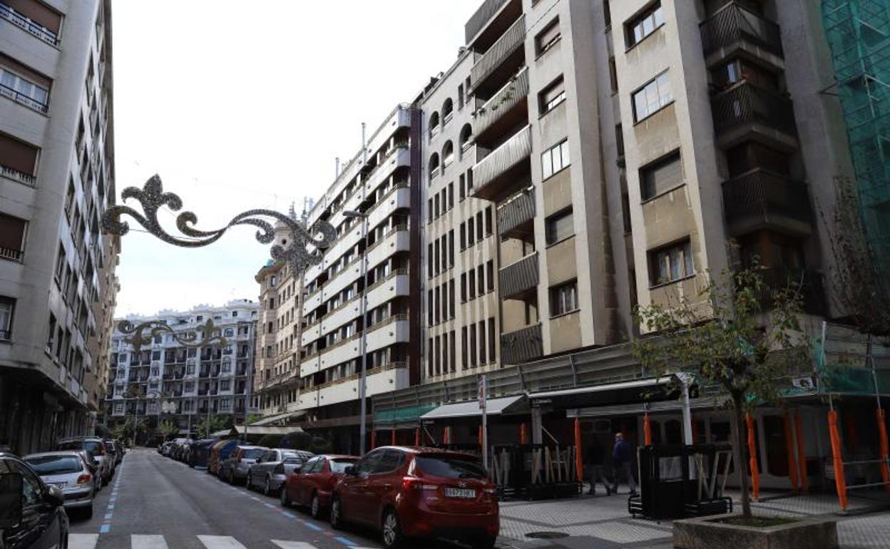 Edificio del Obispado en la calle Zabaleta que ya ha sido desalojado para alquilarlo y destinarlo a apartotel. 