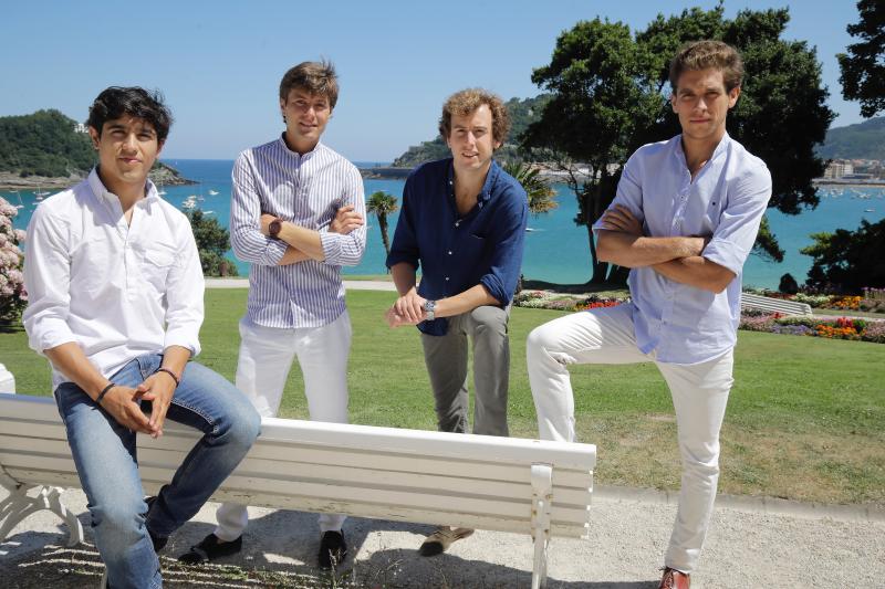 Cuatro toreros nacidos en la década de los 90. Adame, Juan Leal, Román y Ginés Marín en el Palacio de Miramar un día de julio.