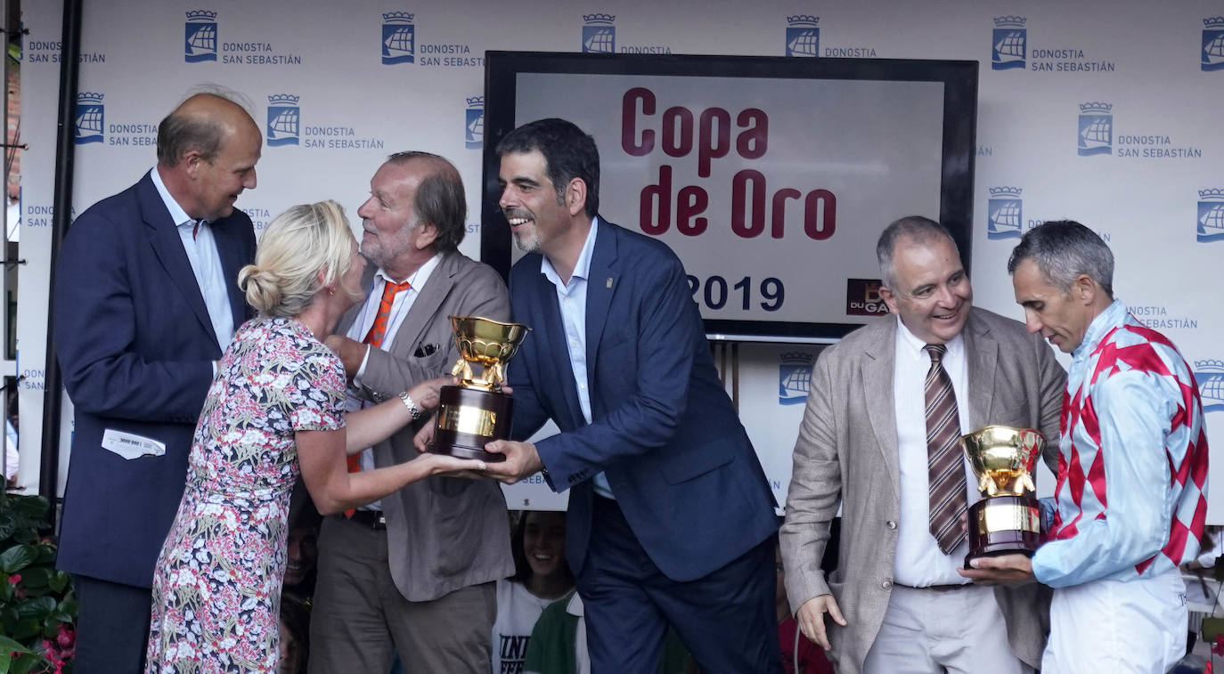 Fotos: ‘Amazing Red’ gana la Copa de Oro de San Sebastián