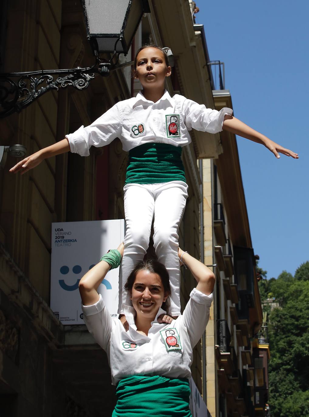 Fotos: Los gigantes de Irun se «hermanan» con los de Donostia