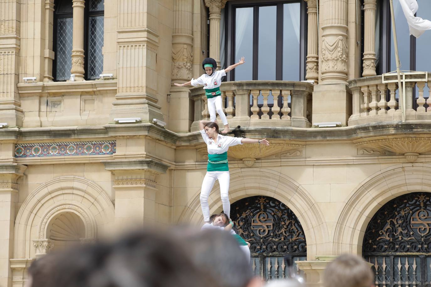Fotos: Los gigantes de Irun se «hermanan» con los de Donostia