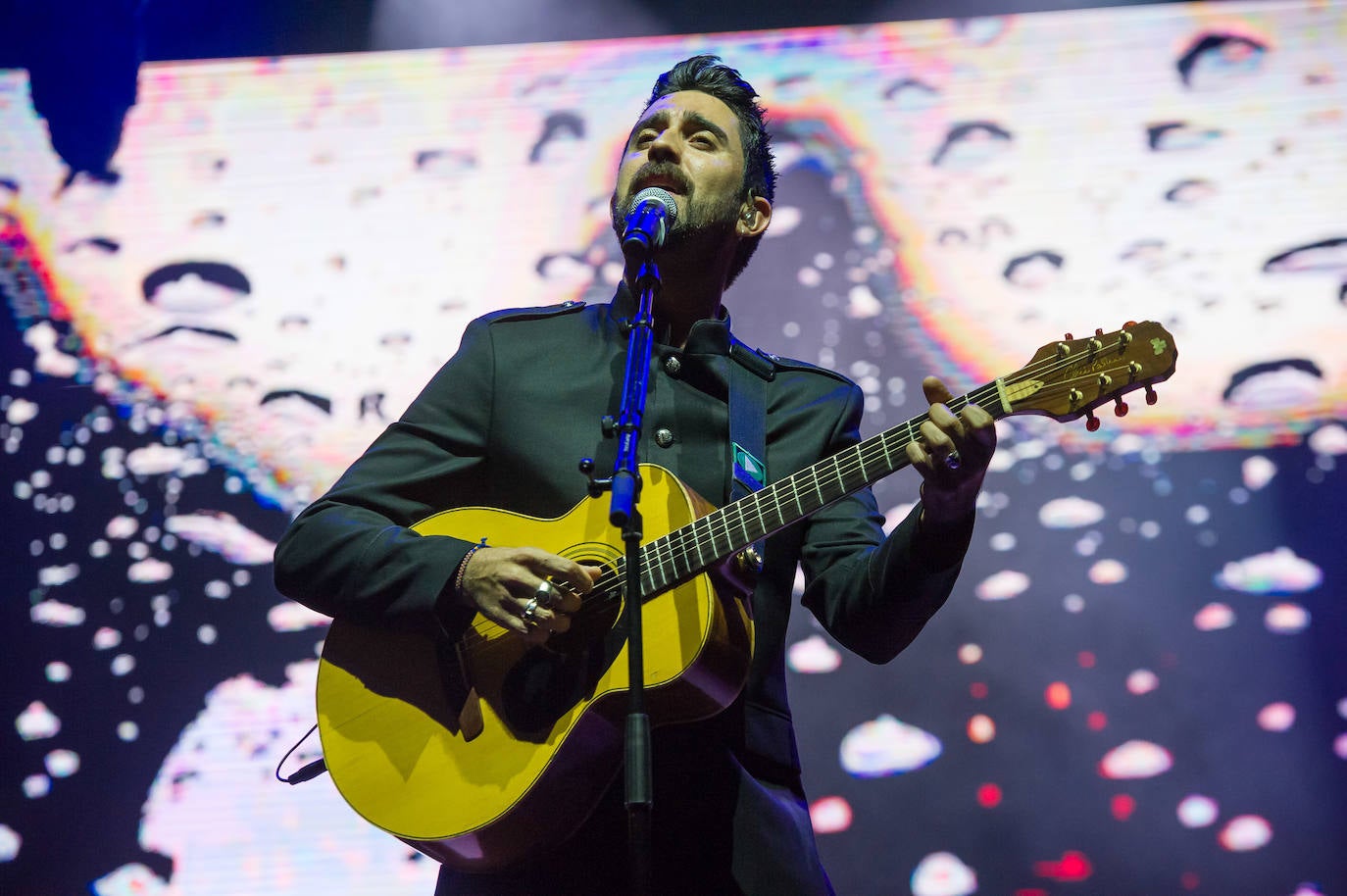 Fotos: Alex Ubago arrasa en Sagües