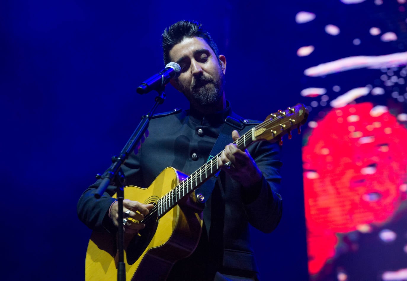 Fotos: Alex Ubago arrasa en Sagües