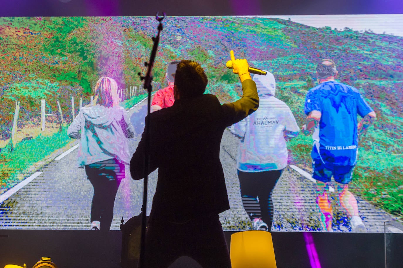 Fotos: Alex Ubago arrasa en Sagües