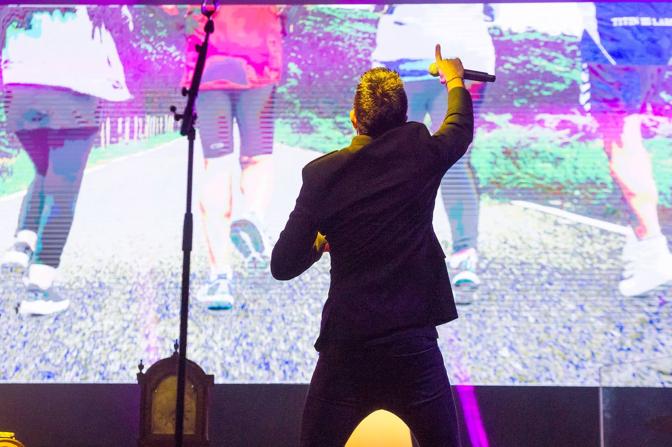 Fotos: Alex Ubago arrasa en Sagües