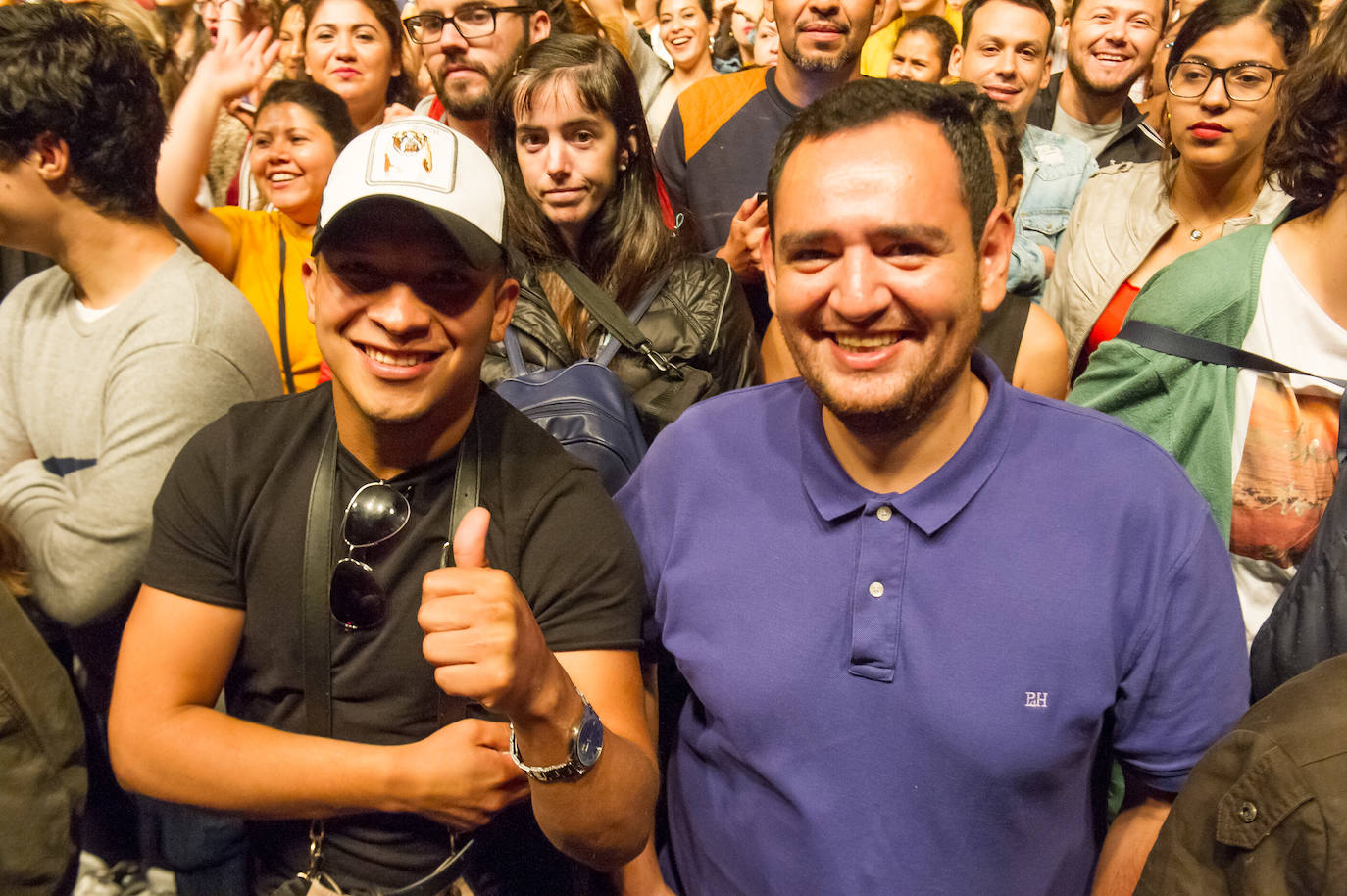 Fotos: Alex Ubago arrasa en Sagües