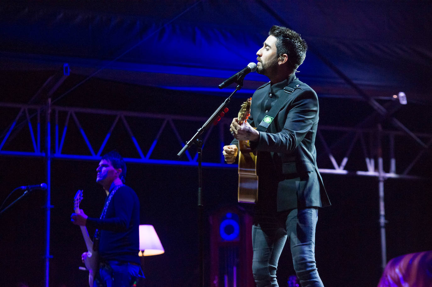 Fotos: Alex Ubago arrasa en Sagües