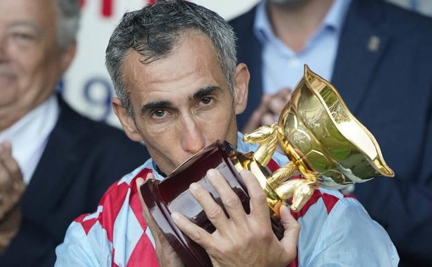 Martínez con la copa.