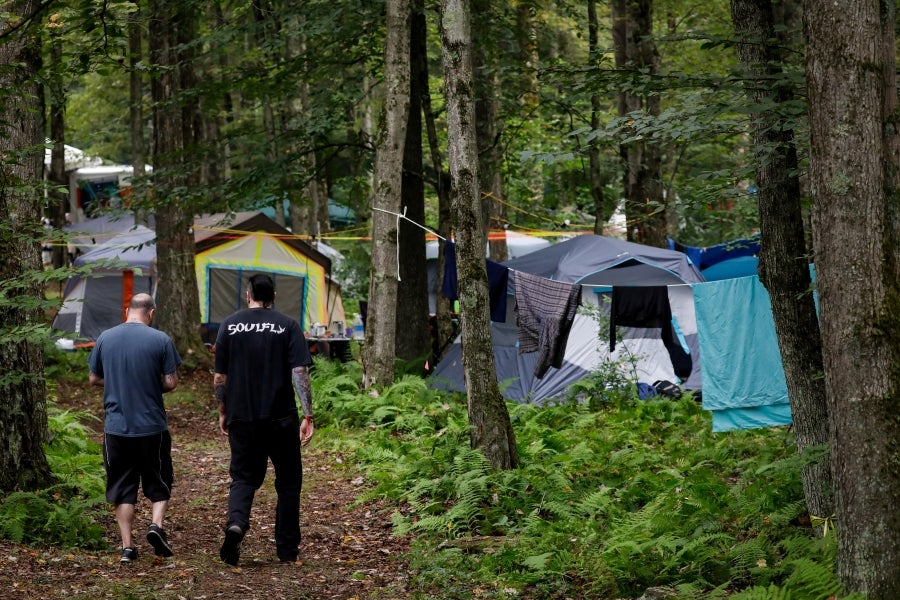 Woodstock se ha convertido en un festival de referencia para los amantes de la naturaleza, la música y la historia. Situada al norte de Nueva York, la ciudad que da su nombre al Festival fue el refugio de grandes músicos como Bob Dylan o Jimmy Hendrix. Actualmente, recibe la visita de cientos de personas que desean pasar un fin de semana rodeados de buenas vibraciones, música, paz y amor. 