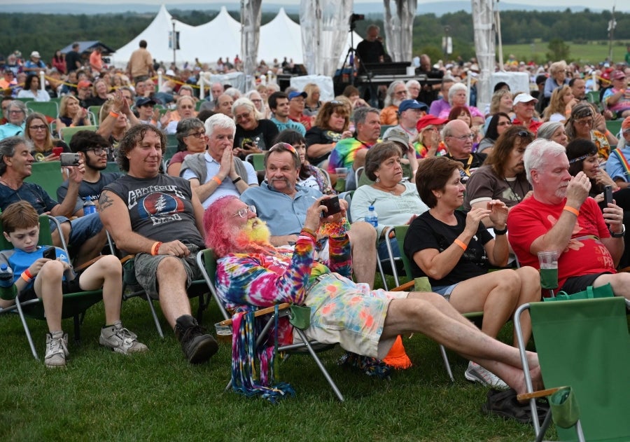 Woodstock se ha convertido en un festival de referencia para los amantes de la naturaleza, la música y la historia. Situada al norte de Nueva York, la ciudad que da su nombre al Festival fue el refugio de grandes músicos como Bob Dylan o Jimmy Hendrix. Actualmente, recibe la visita de cientos de personas que desean pasar un fin de semana rodeados de buenas vibraciones, música, paz y amor. 