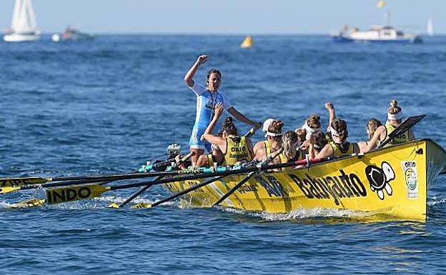 Las remeras de Orio celebran su buena actuación. 