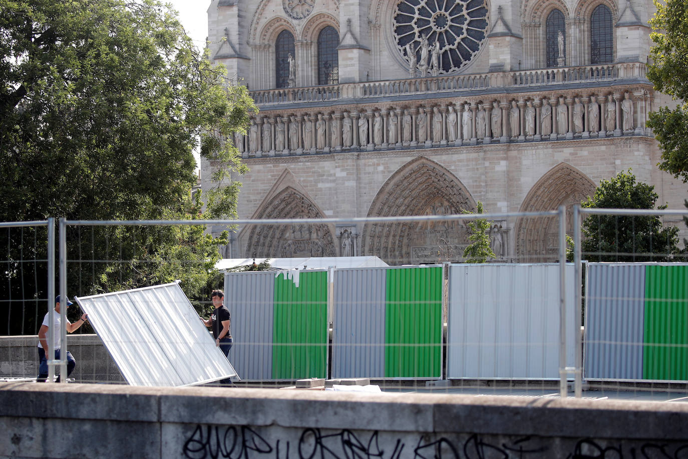 Fotos: Reanudadas las obras de Notre Dame
