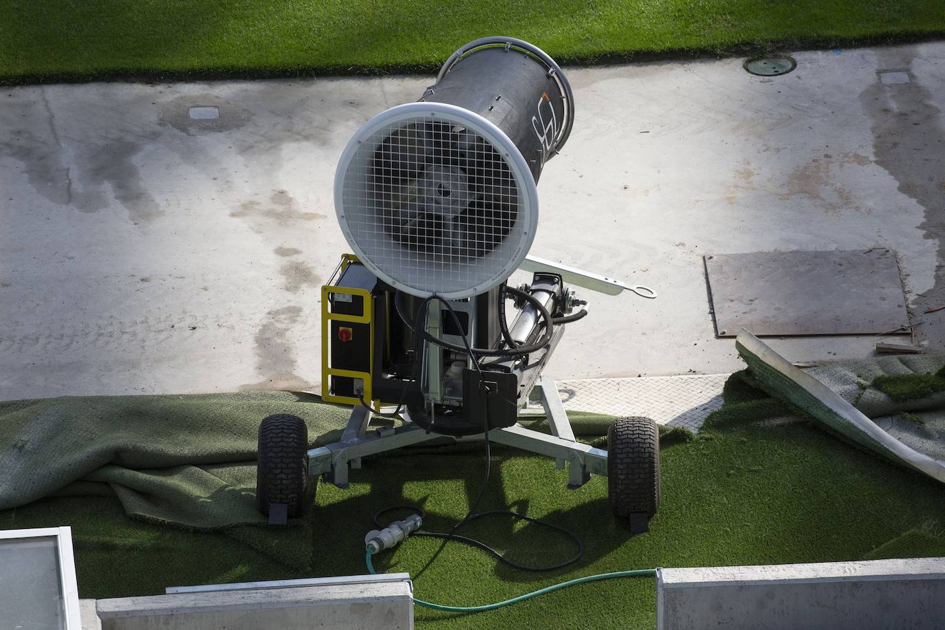 Fotos: Los nuevos asientos llegan al estadio de Anoeta