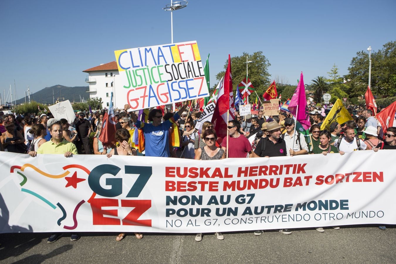 Fotos: La marcha de la contracumbre G-7, en imágenes