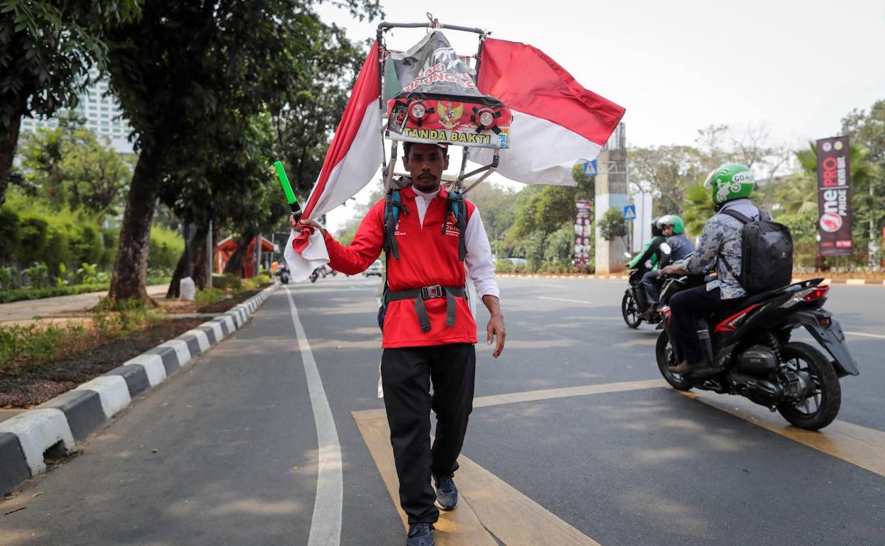 Medi Bastoni, recorriendo los últimos kilómetros en Jakarta. 